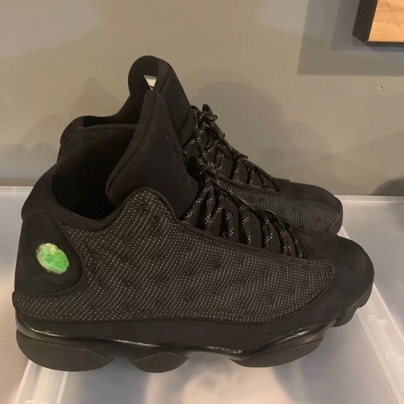 Selling a pair of Jordan 13 black cats - Picture 4 of 5